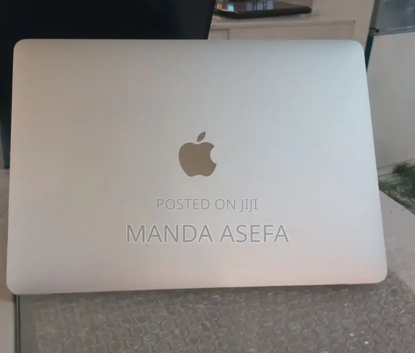 New Laptop Apple MacBook Pro 2020 8GB Intel Core I5 SSD 256GB