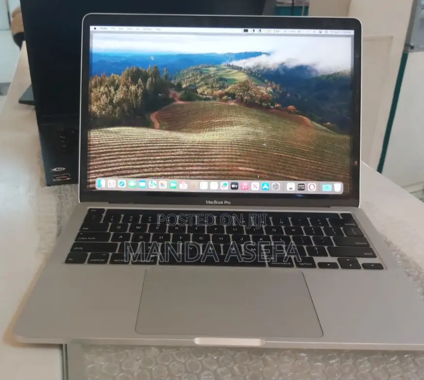 New Laptop Apple MacBook Pro 2020 8GB Intel Core I5 SSD 256GB