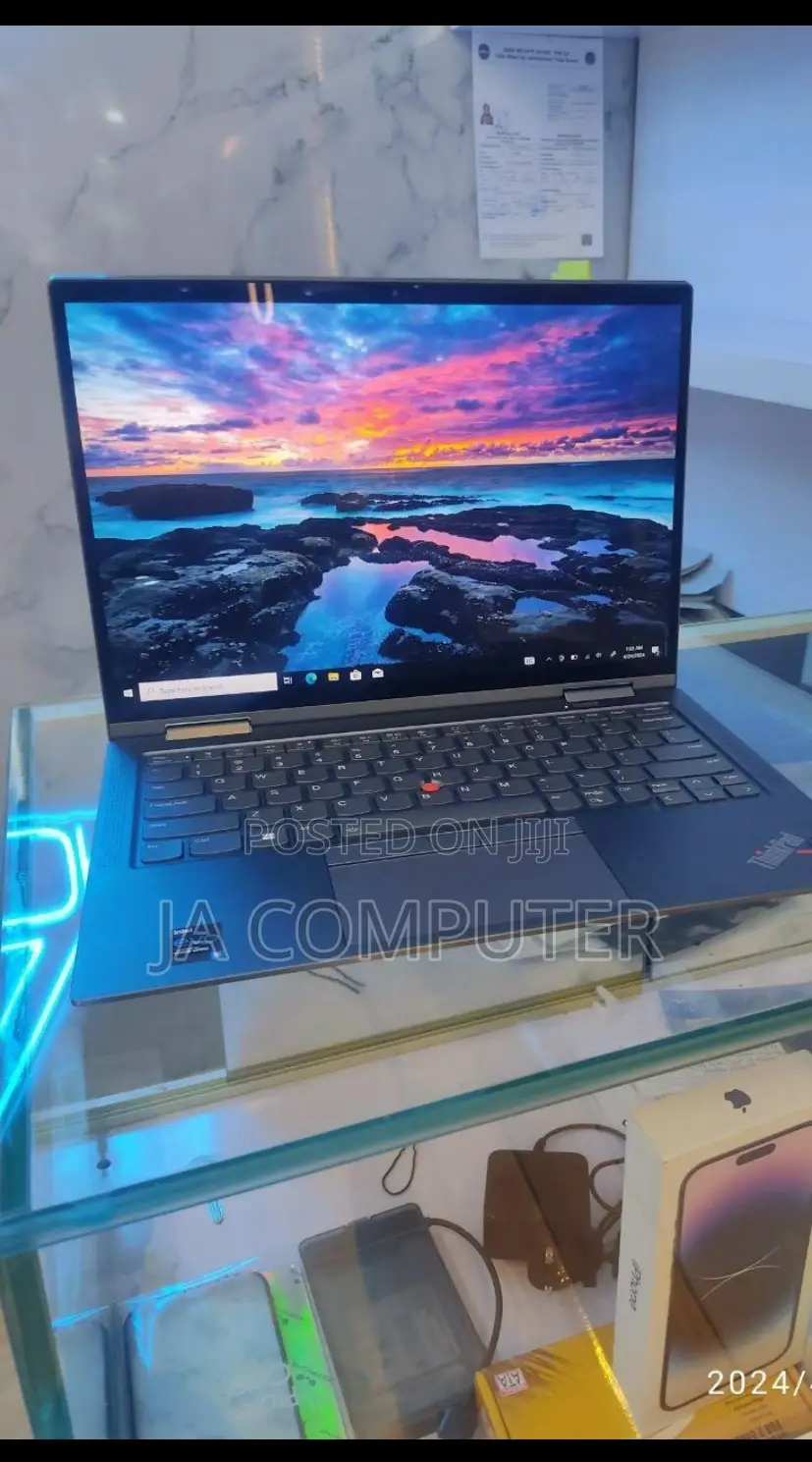 New Laptop Lenovo ThinkPad Yoga 8GB Intel Core I5 SSD 512GB