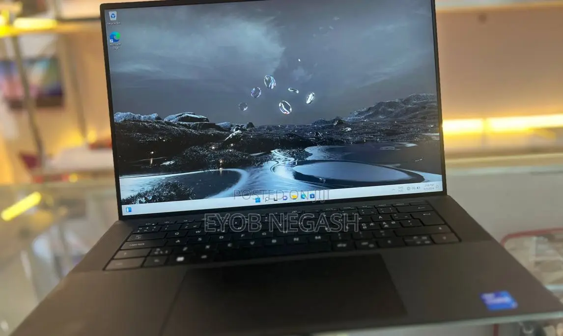 New Laptop Dell Inspiron 15 16GB Intel Core I7 SSD 1T