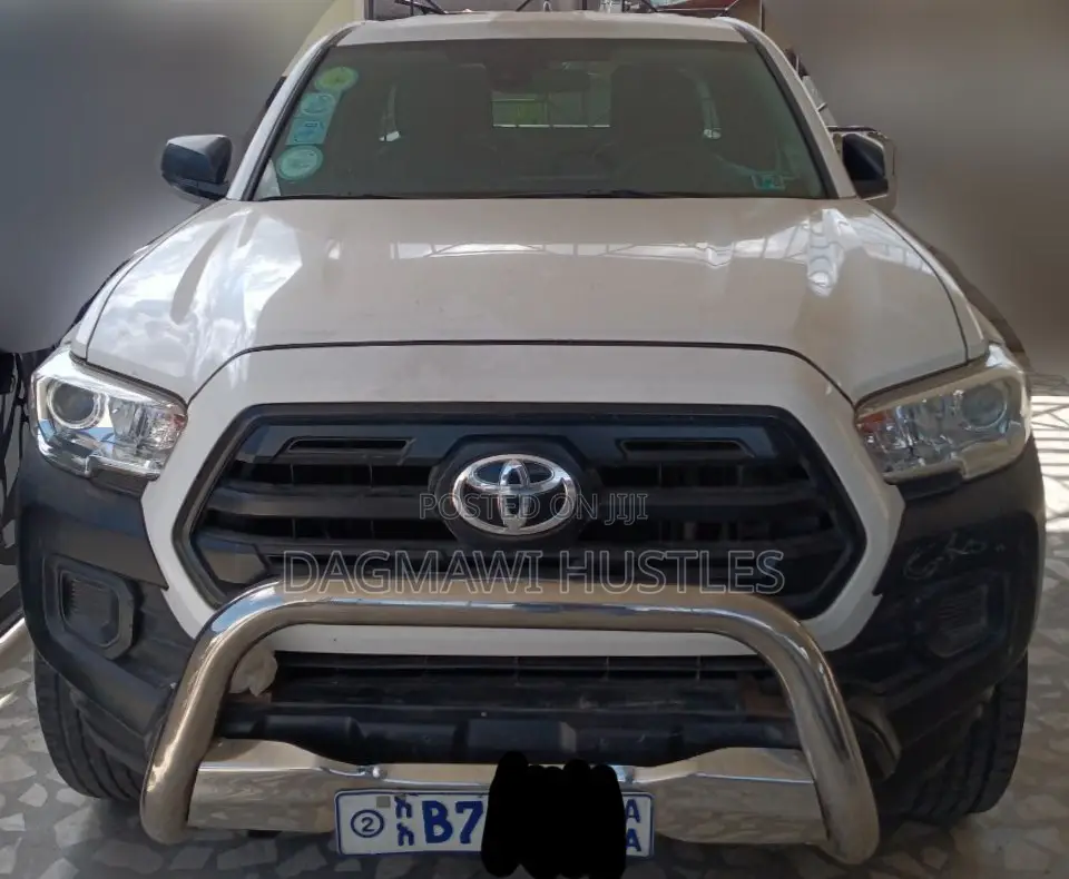 Toyota Tacoma 2019 White