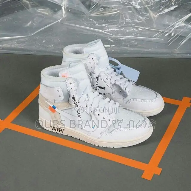 Off White X Air Jordan 1 Retro High OG UNC Shoe
Master