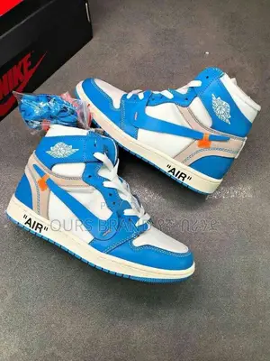 Photo - Off White X Air Jordan 1 Retro High OG UNC Shoe Master