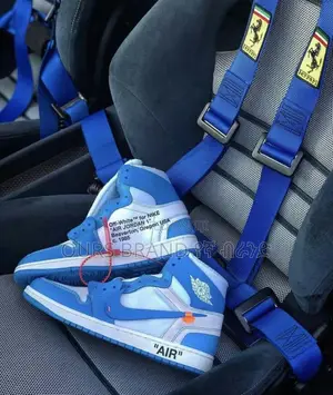 Off White X Air Jordan 1 Retro High OG UNC Shoe Master