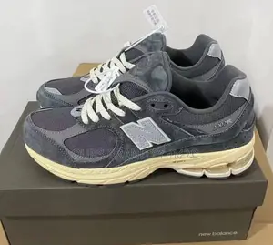 Photo - New Balance 2002 High Master Quality Luxurious Sneakers Shoe