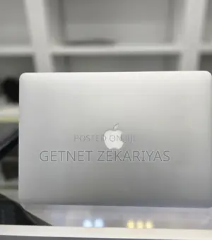 New Laptop Apple MacBook Pro 2020 M1 8GB Apple M1 SSD 256GB