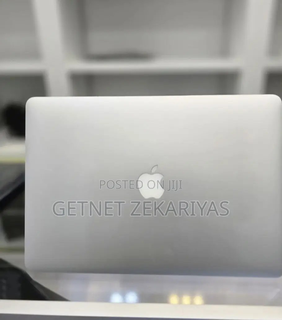 New Laptop Apple MacBook Pro 2020 M1 8GB Apple M1 SSD 256GB