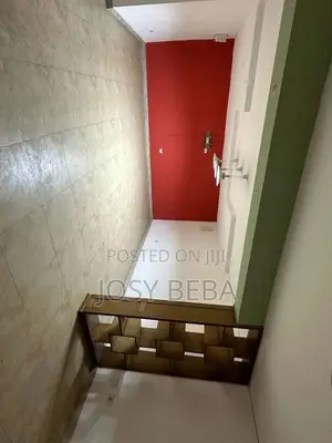 8bdrm House in Bole for rent