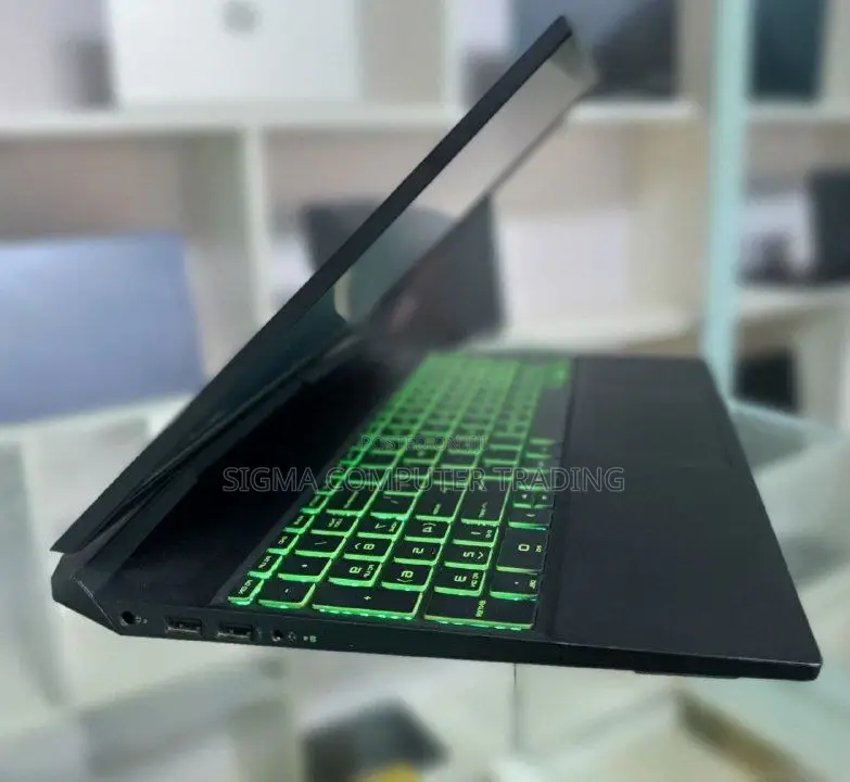 New Laptop HP Pavilion 15 16GB Intel Core I5 SSHD (Hybrid) 256GB