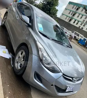 Photo - Hyundai Avante 2013 Silver