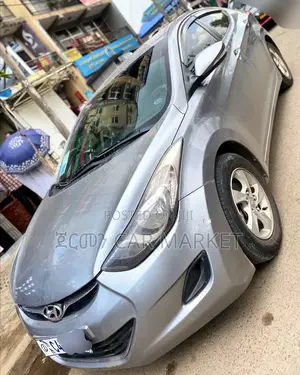 Hyundai Avante 2013 Silver