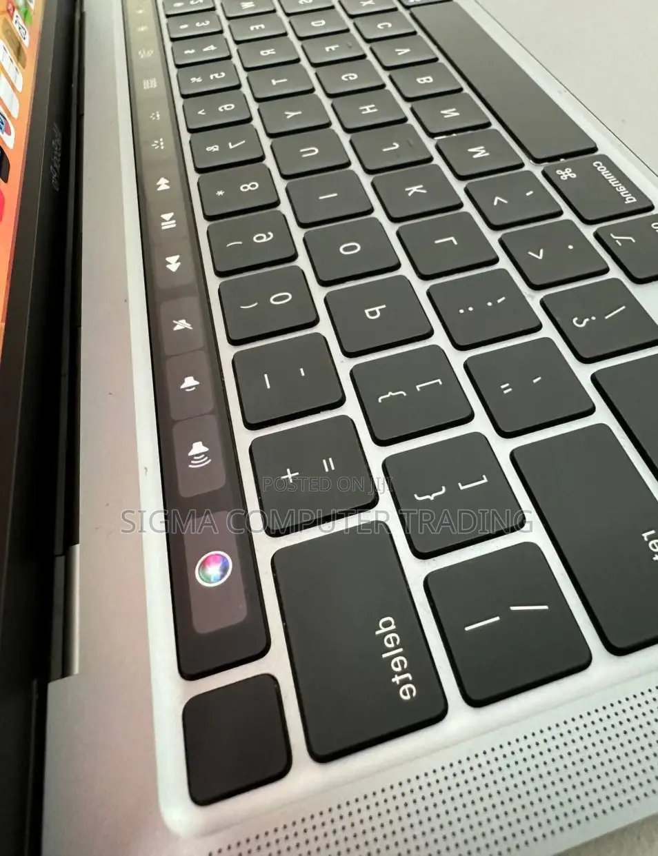 New Laptop Apple MacBook Pro M1 8GB Apple M1 Pro SSD 256GB