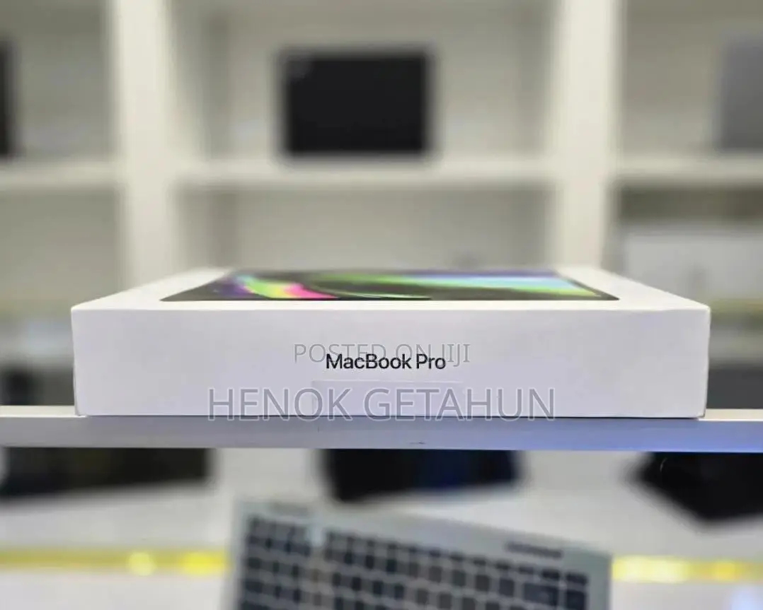 New Laptop Apple MacBook Pro 2021 M1 8GB Apple M2 SSD 512GB