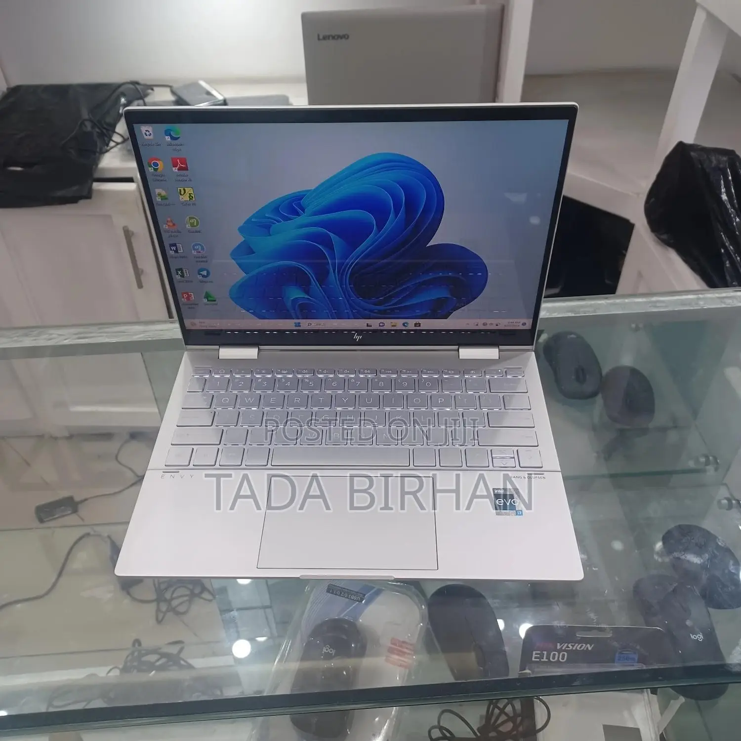 New Laptop HP Envy X360 8GB Intel Core I7 SSD 1T