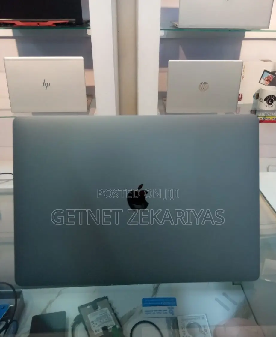 New Laptop Apple MacBook Pro 2019 16GB Intel Core i7 SSD 512GB