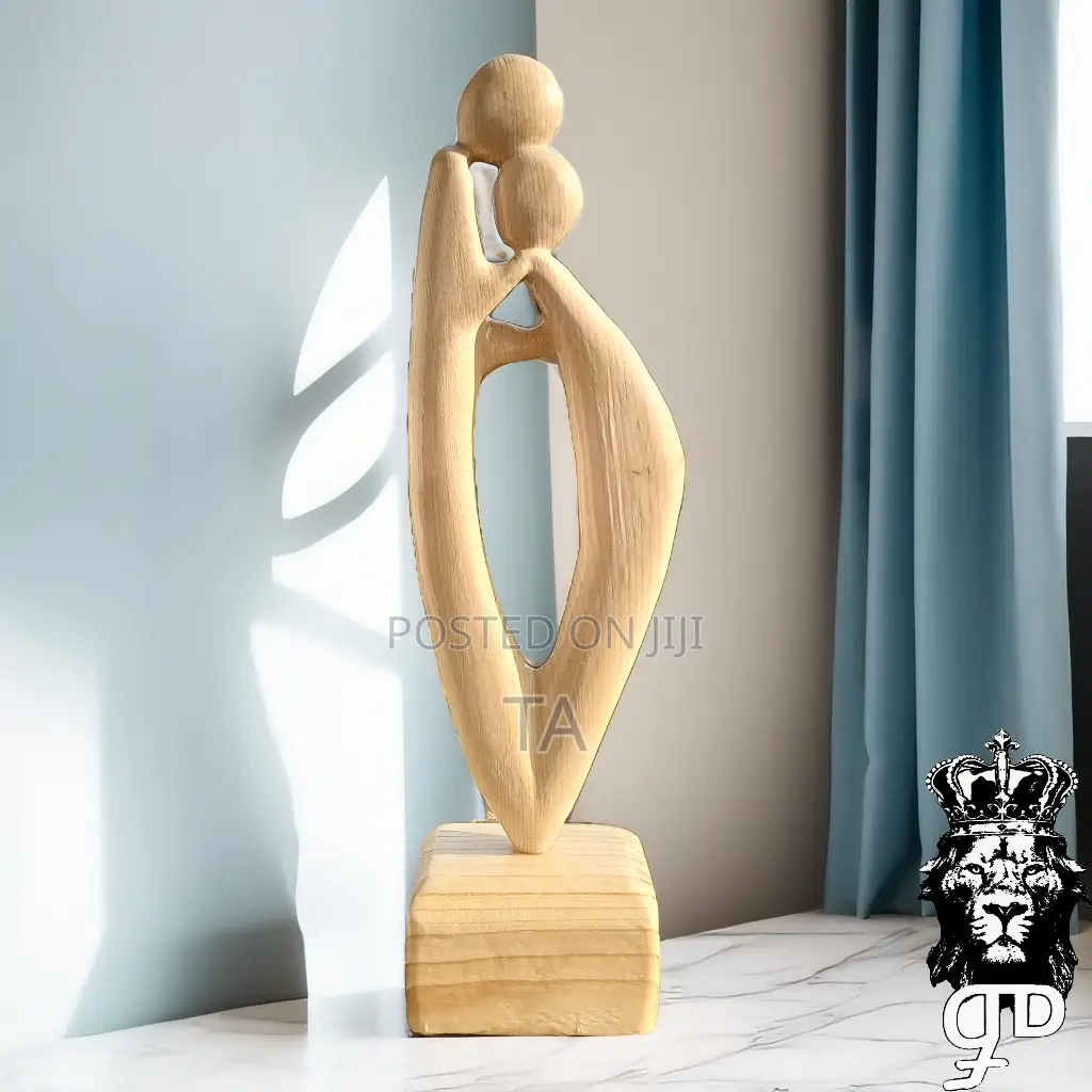 Home Decor Wooden Handicraft Couple Sclupture