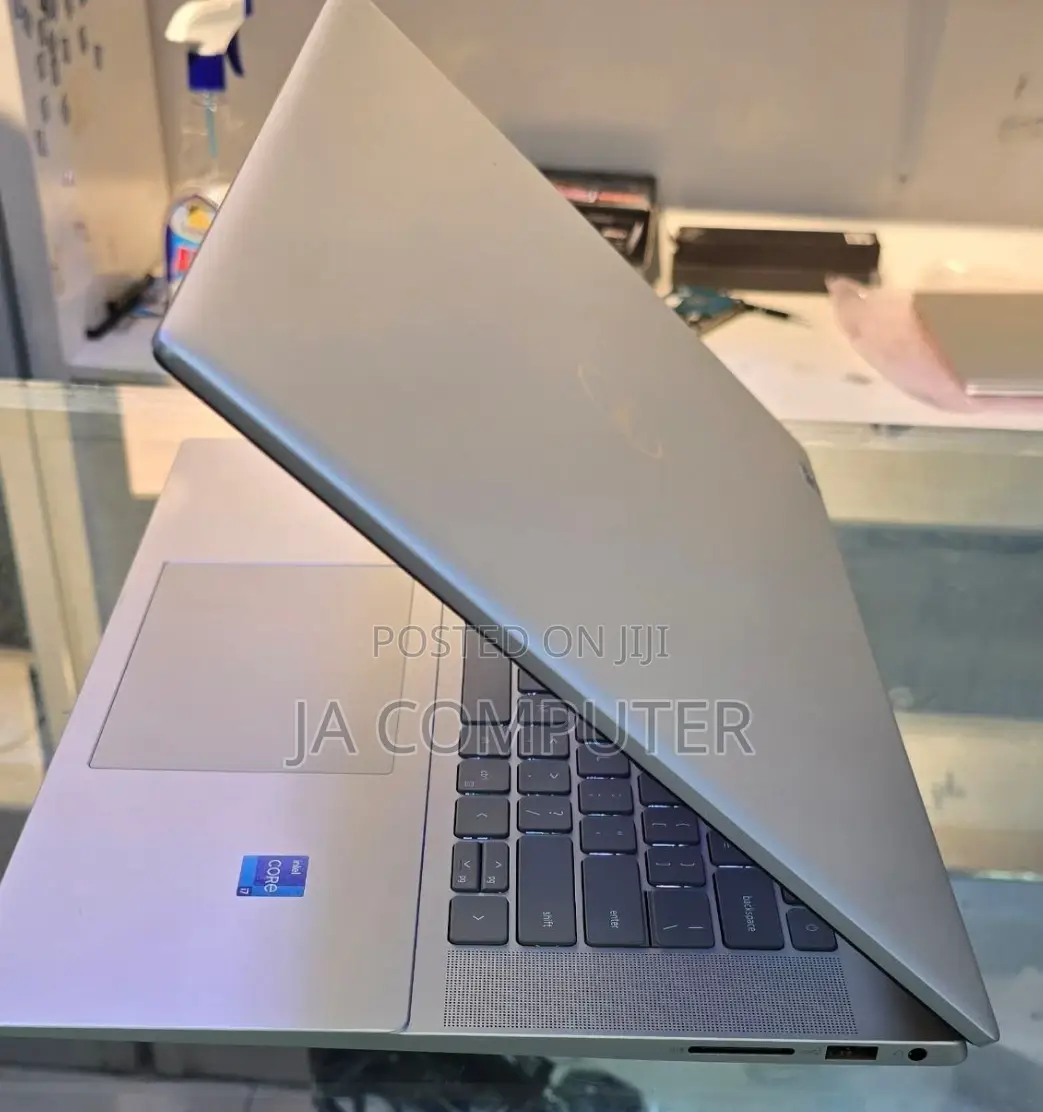 New Laptop Dell Inspiron 16 7630 16GB Intel Core I7 SSD 512GB