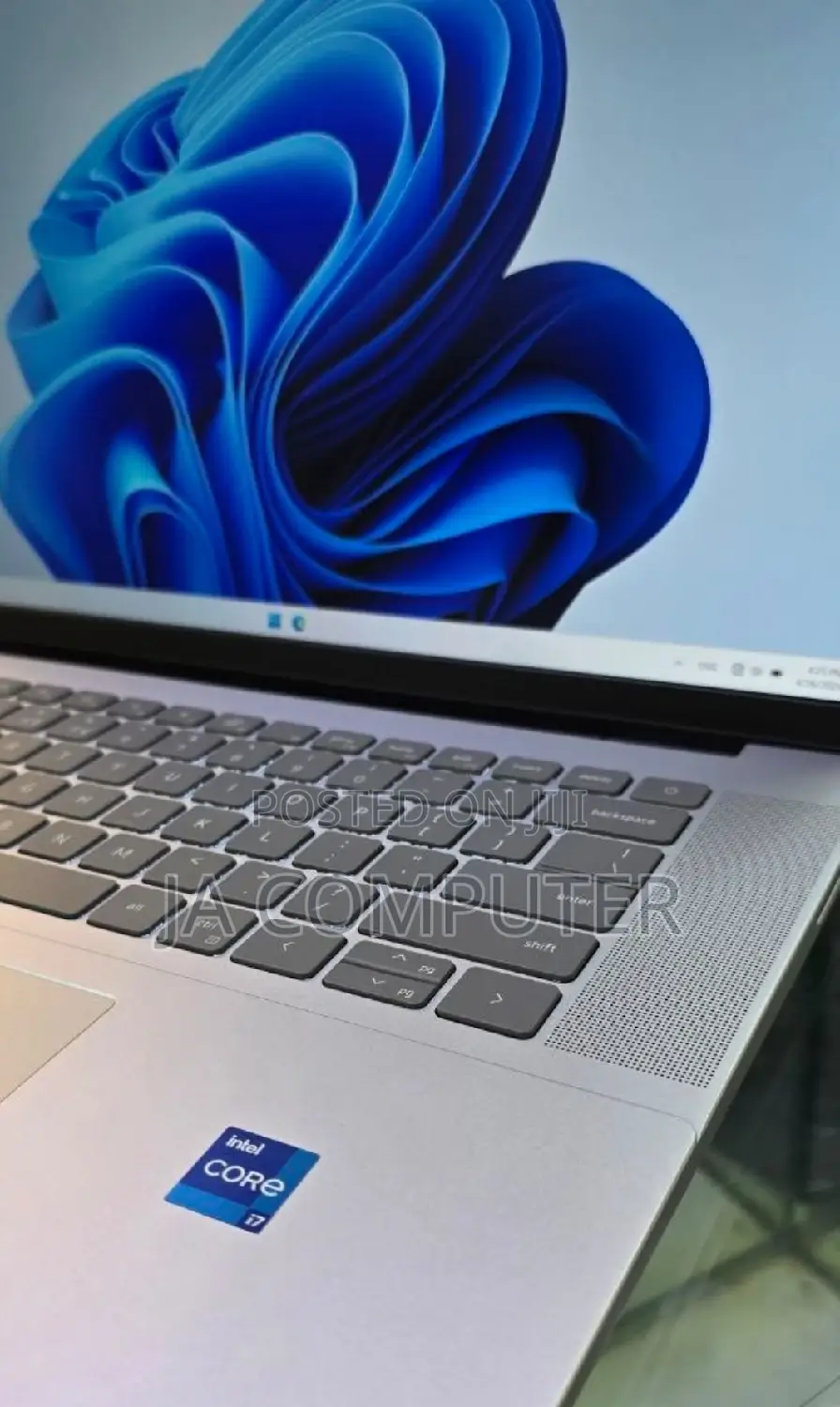 New Laptop Dell Inspiron 16 7630 16GB Intel Core I7 SSD 512GB