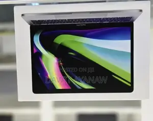 New Laptop Apple MacBook Pro 2022 M2 8GB Apple M2 SSD 512GB