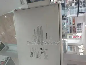 New Laptop Apple MacBook Pro 2022 M2 8GB Apple M2 SSD 512GB