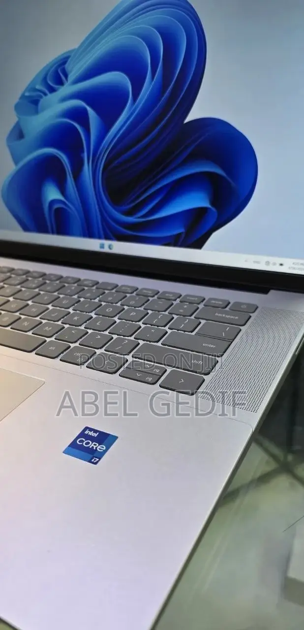 New Laptop Dell Inspiron 15 5579 16GB Intel Core I7 SSD 512GB