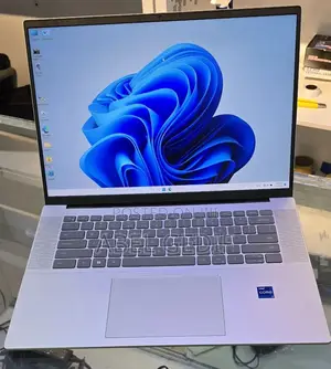 Photo - New Laptop Dell Inspiron 15 5579 16GB Intel Core I7 SSD 512GB