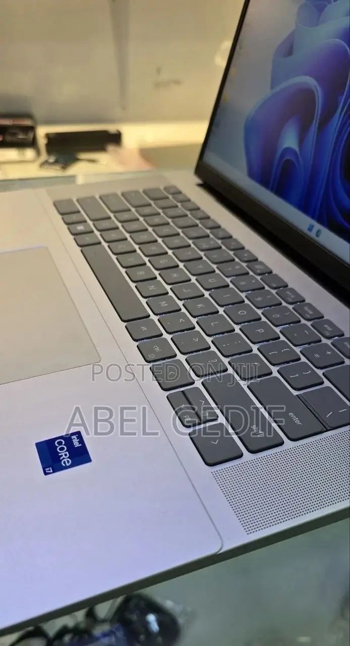 New Laptop Dell Inspiron 15 5579 16GB Intel Core I7 SSD 512GB