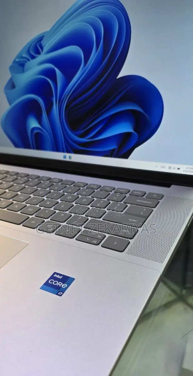 New Laptop Dell Inspiron 15 16GB Intel Core I7 SSD 512GB