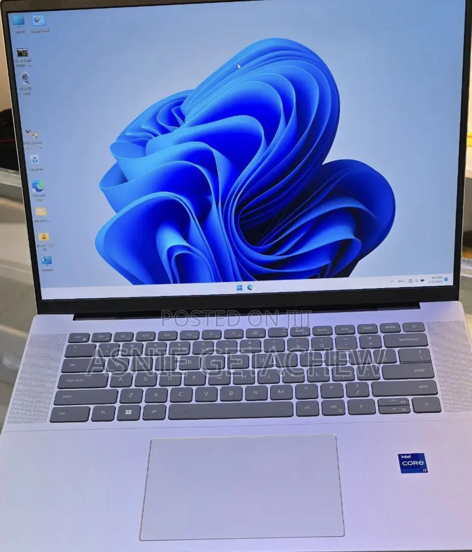 New Laptop Dell Inspiron 15 16GB Intel Core I7 SSD 512GB