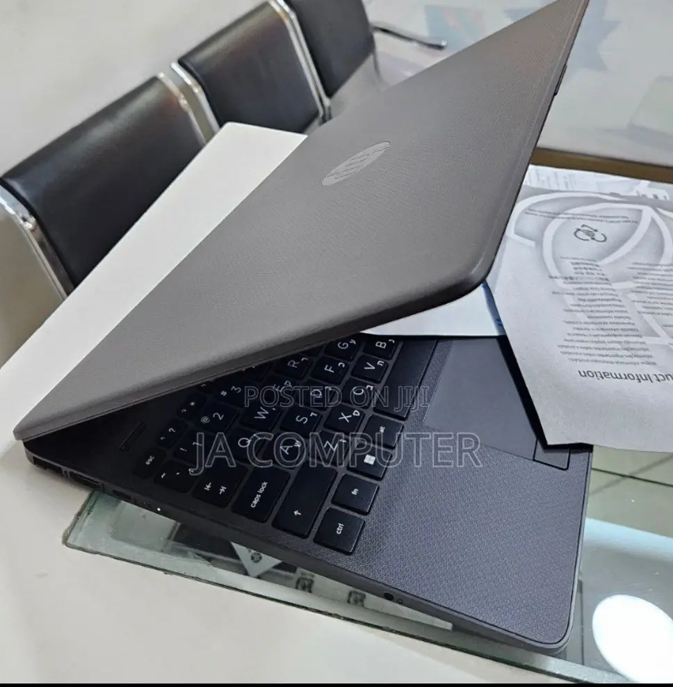 New Laptop HP Stream Notebook 8GB AMD Ryzen 5 SSD 256GB