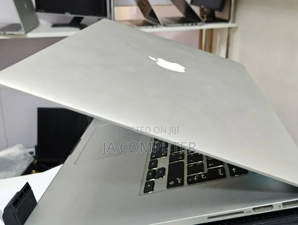 New Laptop Apple MacBook Pro 2015 16GB Intel Core I7 SSD 1T