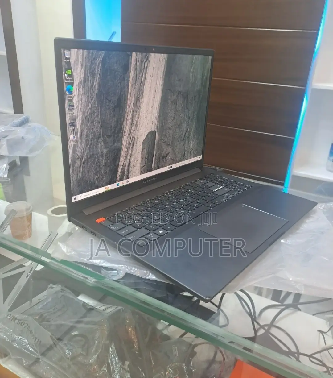 New Laptop Asus VivoBook 15 X505BA 16GB AMD Ryzen 9 SSD 1T