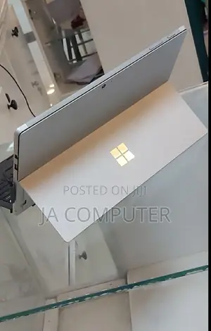 New Laptop Microsoft Surface 8GB Intel Core I5 SSD 128GB