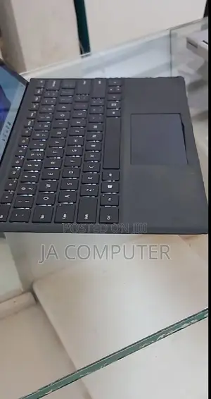 New Laptop Microsoft Surface 8GB Intel Core I5 SSD 128GB