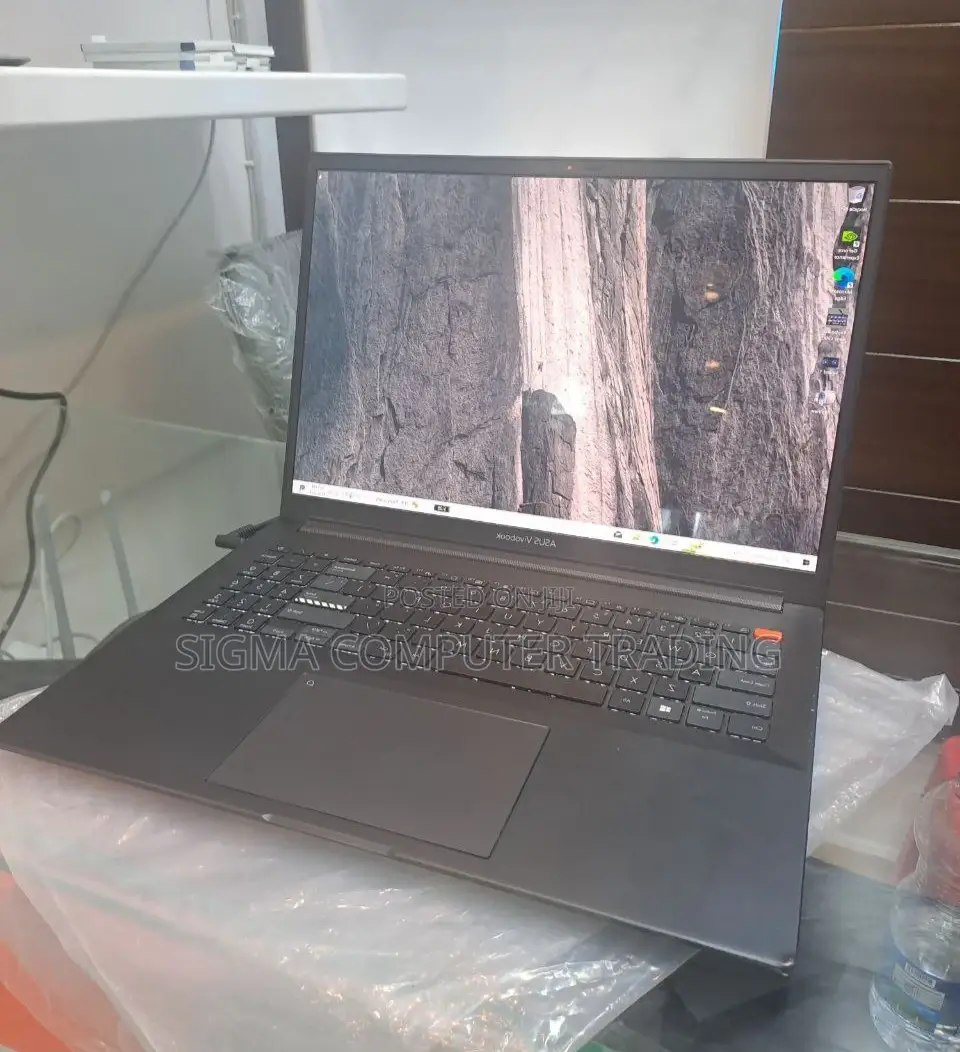 New Laptop Asus VivoBook 15 X505BA 16GB AMD Ryzen 9 SSD 1T