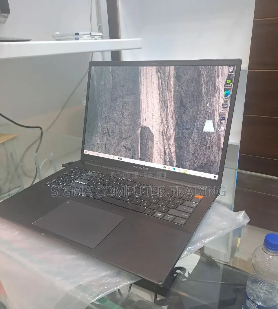 New Laptop Asus VivoBook 15 X505BA 16GB AMD Ryzen 9 SSD 1T