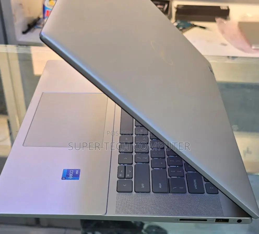 New Laptop Dell Inspiron 16 7630 16GB Intel Core I7 SSD 512GB