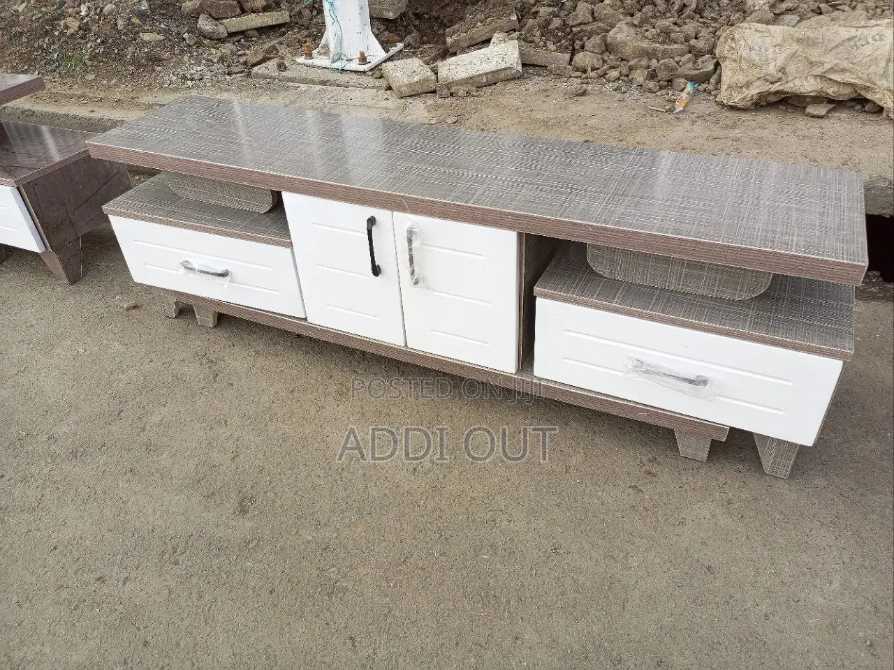 1.50 ቲቪ ስታንድ