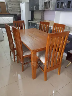 መመገቢያ ጠረጴዛ