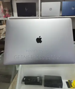 New Laptop Apple MacBook Pro 2018 32GB Intel Core I9 SSD 1T