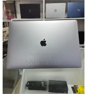 New Laptop Apple MacBook Pro 2018 32GB Intel Core I9 SSD 1T