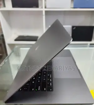 New Laptop Apple MacBook Pro 2019 16GB Intel Core I7 SSD 512GB