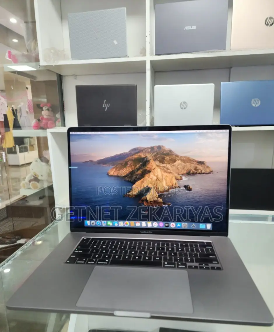 New Laptop Apple MacBook Pro 2019 16GB Intel Core I7 SSD 512GB