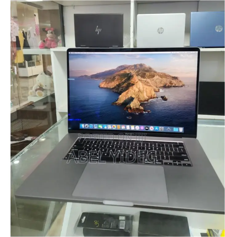 New Laptop Apple MacBook Pro 2019 16GB Intel Core I7 SSD 512GB