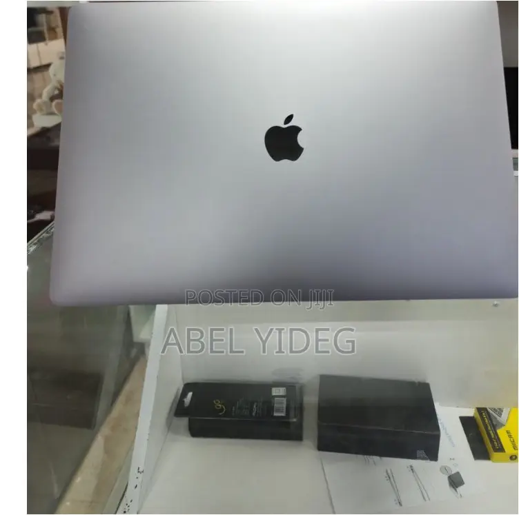 New Laptop Apple MacBook Pro 2019 16GB Intel Core I7 SSD 512GB