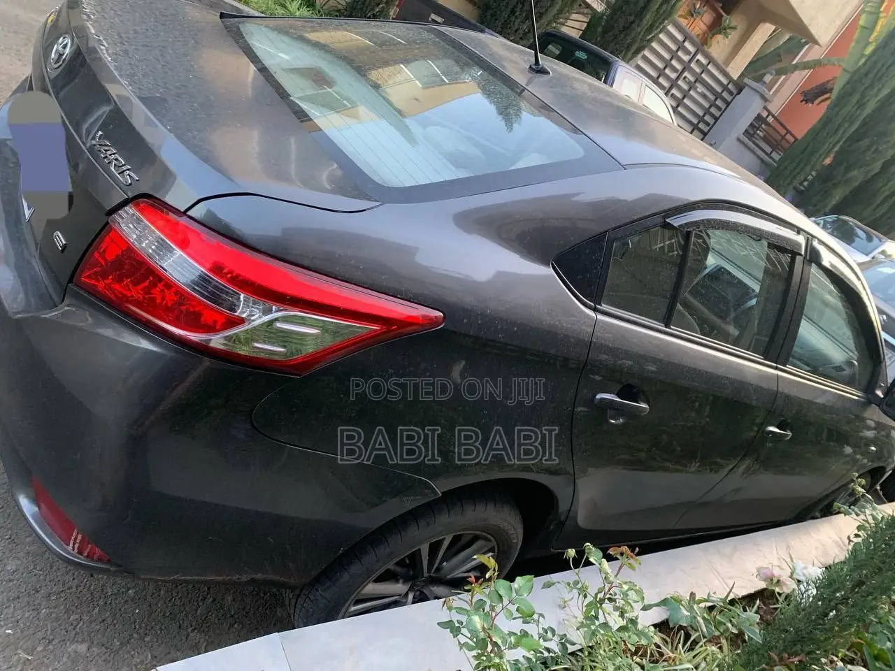 Toyota Yaris 2016 Gray