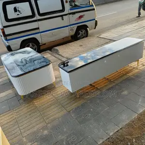 በ ኢፖክሲ የተሰሩ ቲቪ እስታንድ እና ጠረጴዛ