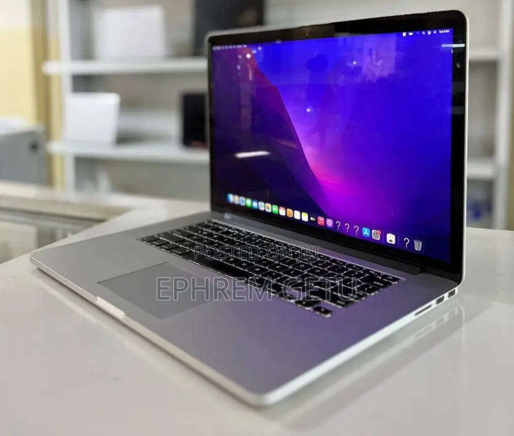 New Laptop Apple MacBook Pro 2015 16GB Intel Core I7 SSD 1T