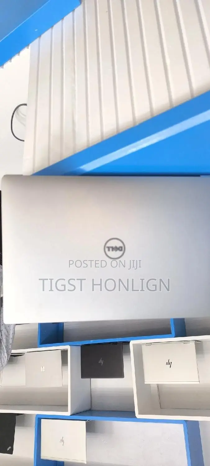 New Laptop Dell Precision 15 3520 16GB Intel Core i7 SSD 512GB