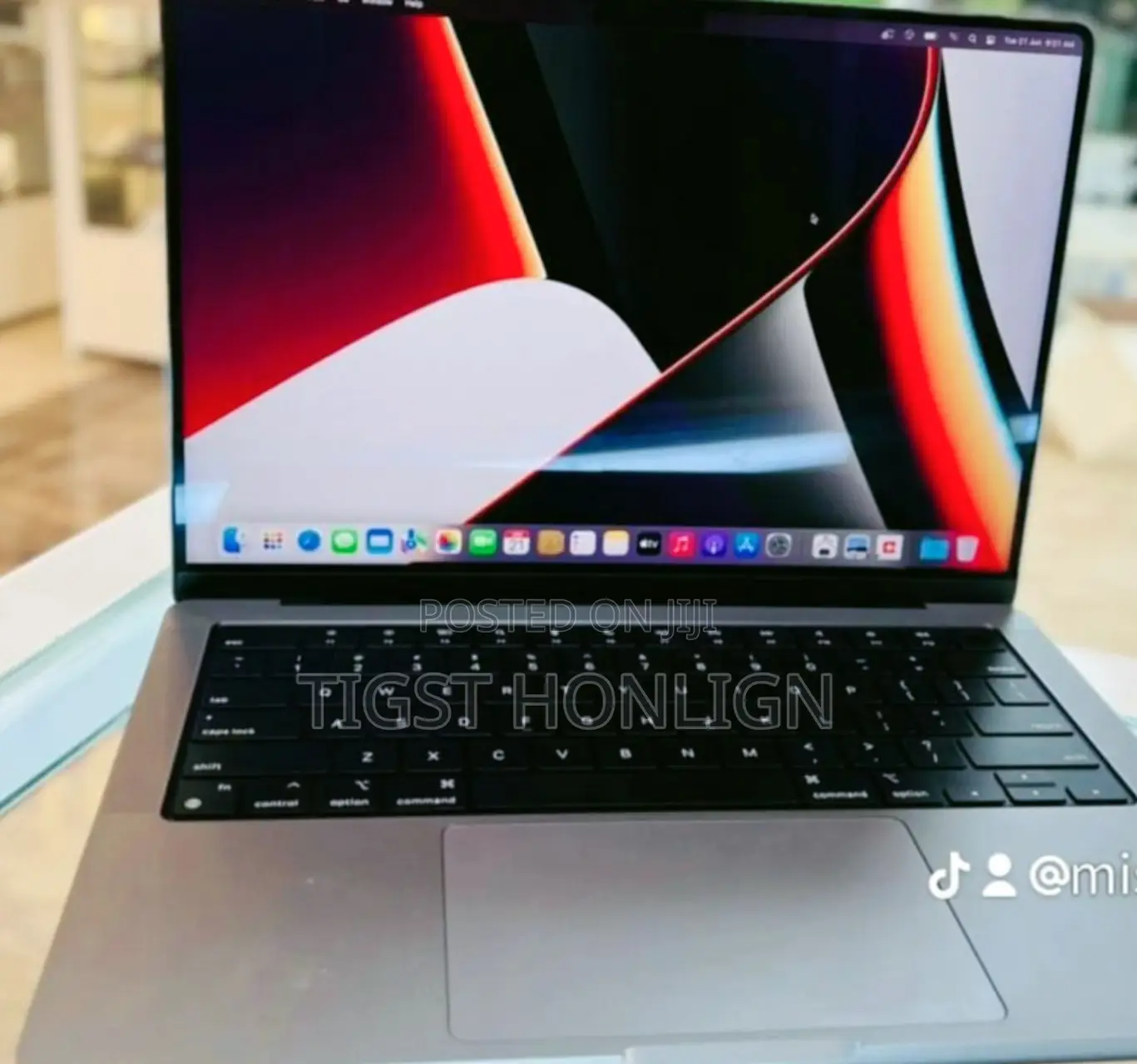 New Laptop Apple MacBook Pro M1 16GB Apple M1 SSD 512GB